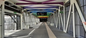Victoria Urban Terminalへの歩道橋