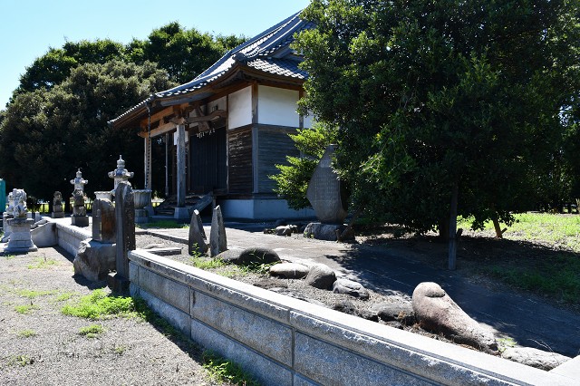 加須市飯積　鷲神社の石